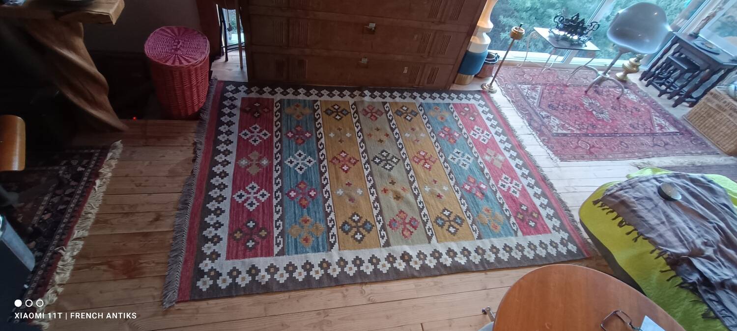 Kazakh oriental rug, vintage kilim from the 1930s. Handcrafted work.