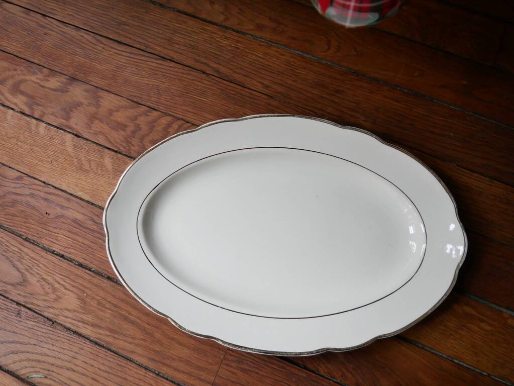 Villeroy and Boch ivory and gold edging service 52 pcs