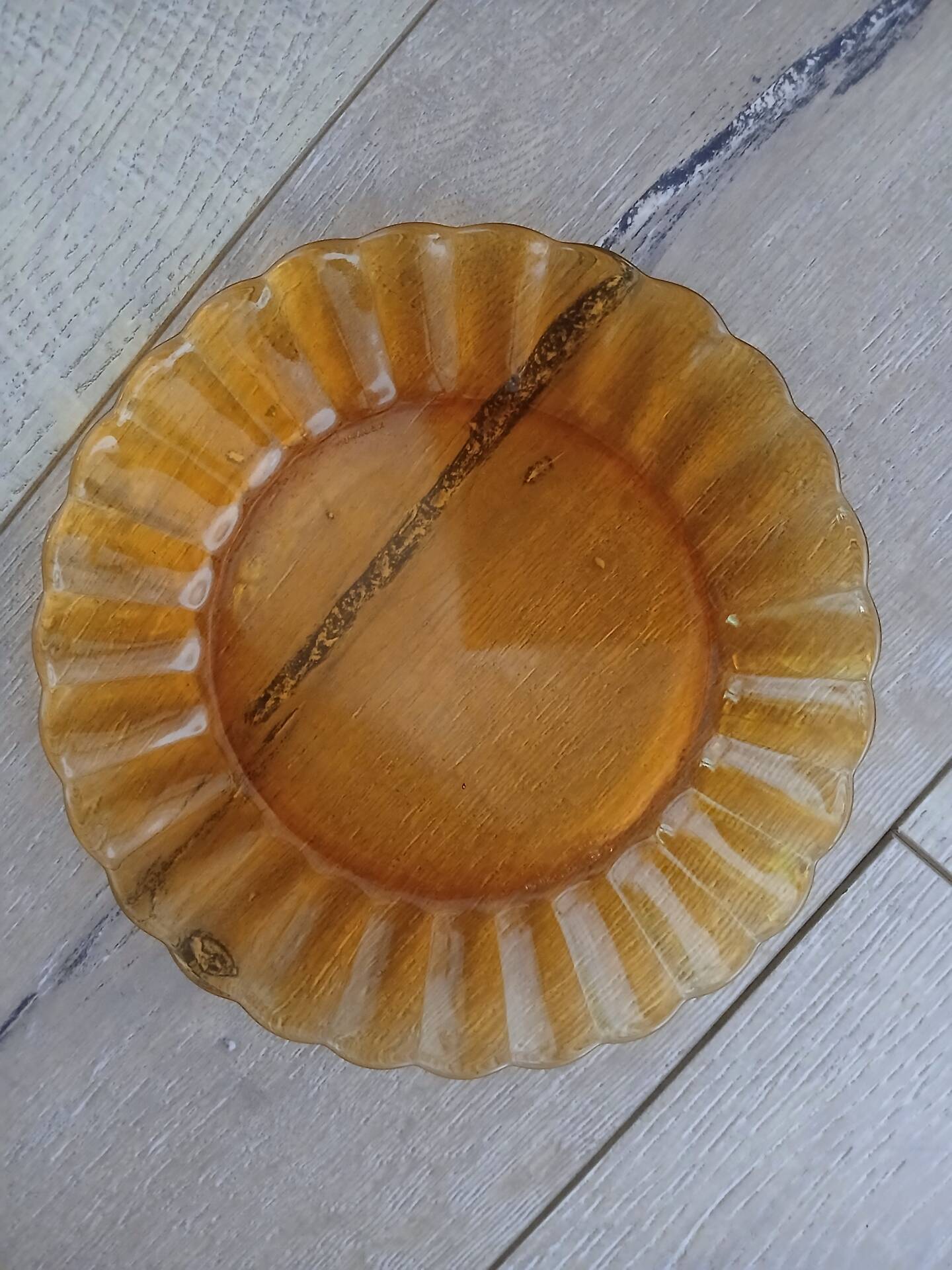 5 vintage Duralex dessert plates