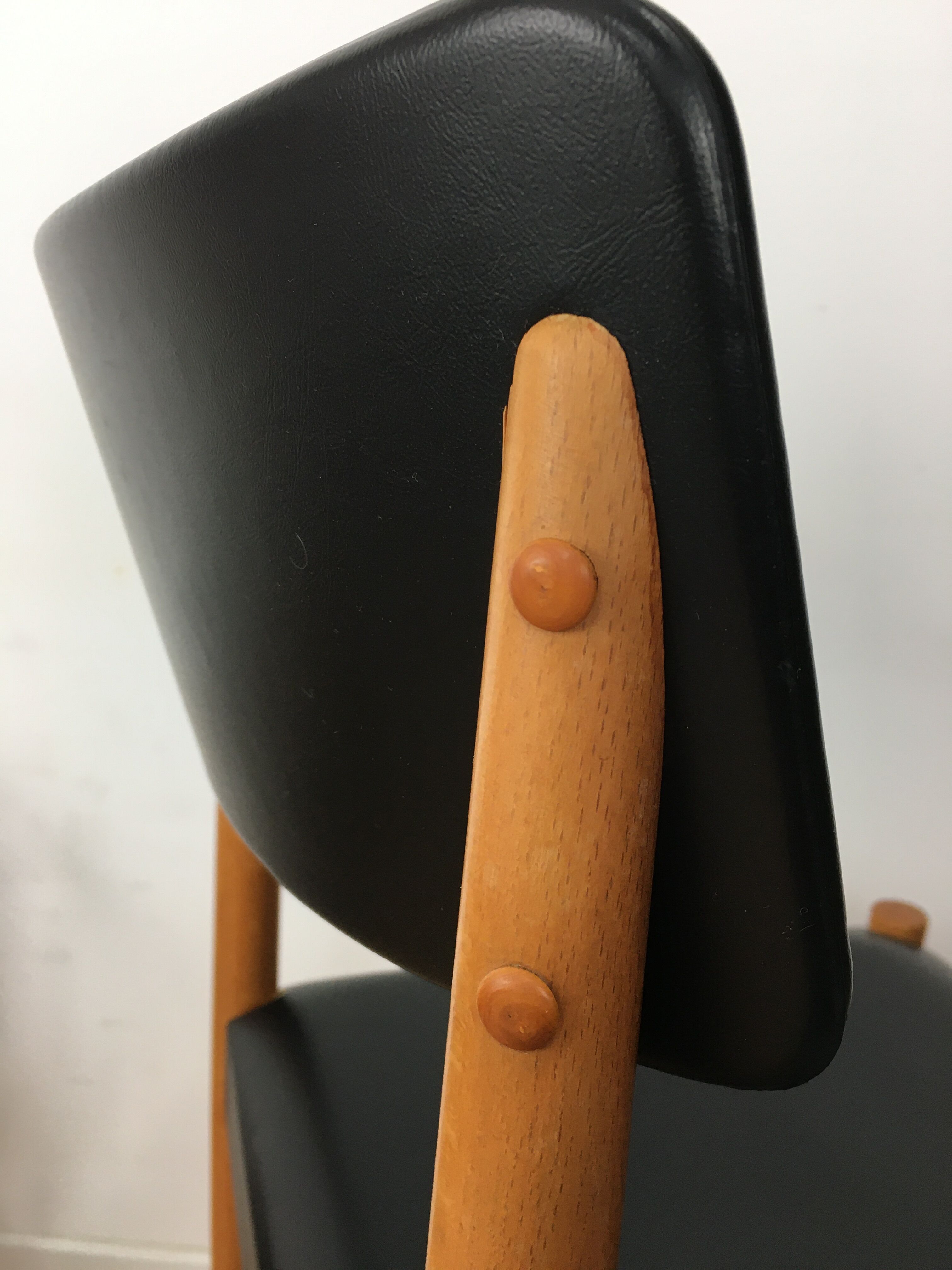 Set de 3 chaises Baumann années 60 hêtre et simili cuir