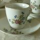 Coffee cups in porcelain decorated with a barb.