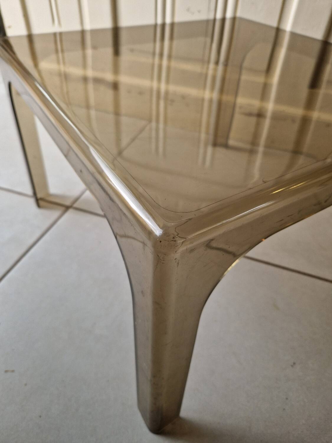 Smoked plexiglass coffee table 70'