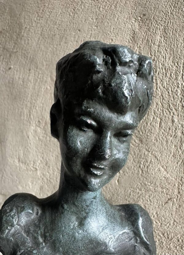 Buste femme signé Ernest Patris, (1909-1981)