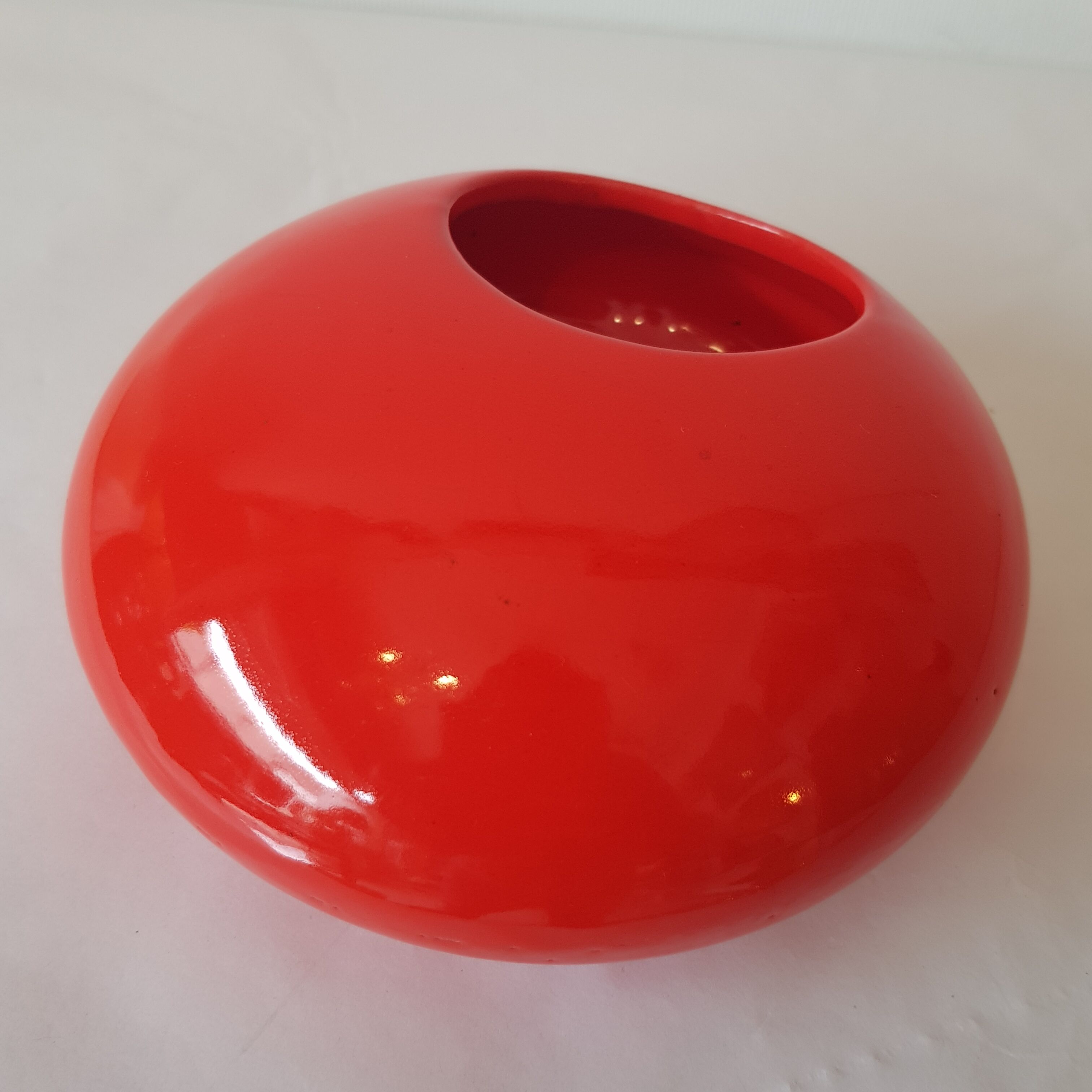 Red ceramic empty-pocket cut 1960s 1970s