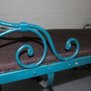 Lit de jour en métal pliable avec nouvelle sangle et rembourrage