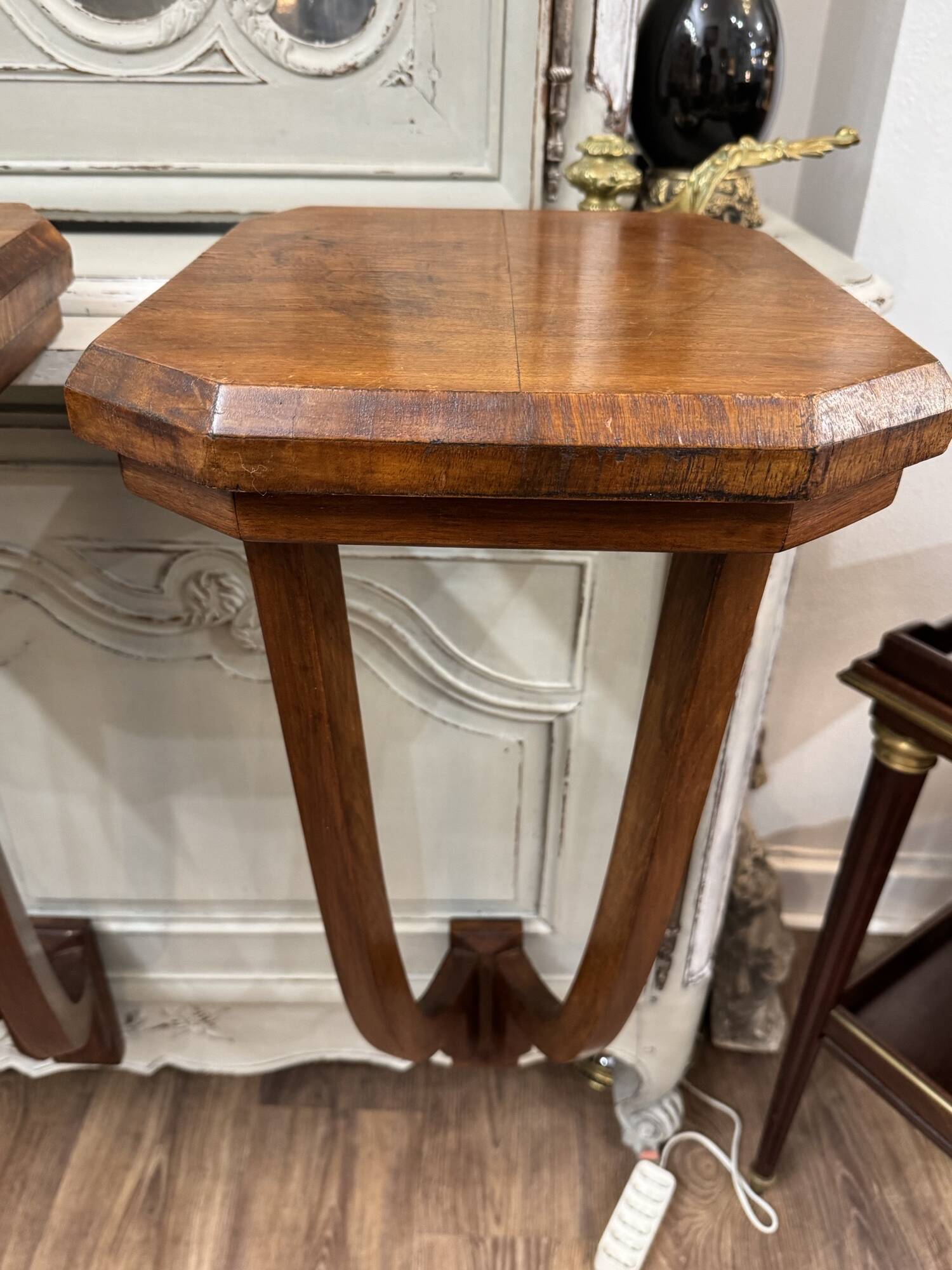 Old pair of Art Deco wall consoles from around 1930 in walnut.