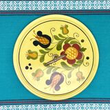 Cheese platter with floral handle