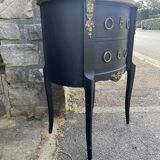 Black kidney chest of drawers in Louis XV old style