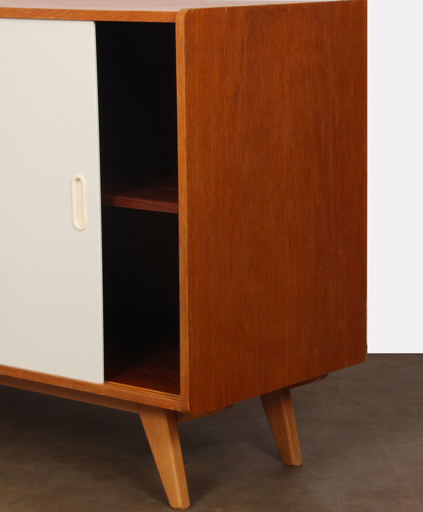 Commode à portes blanches par Jiri Jiroutek, modèle U-452, 1960