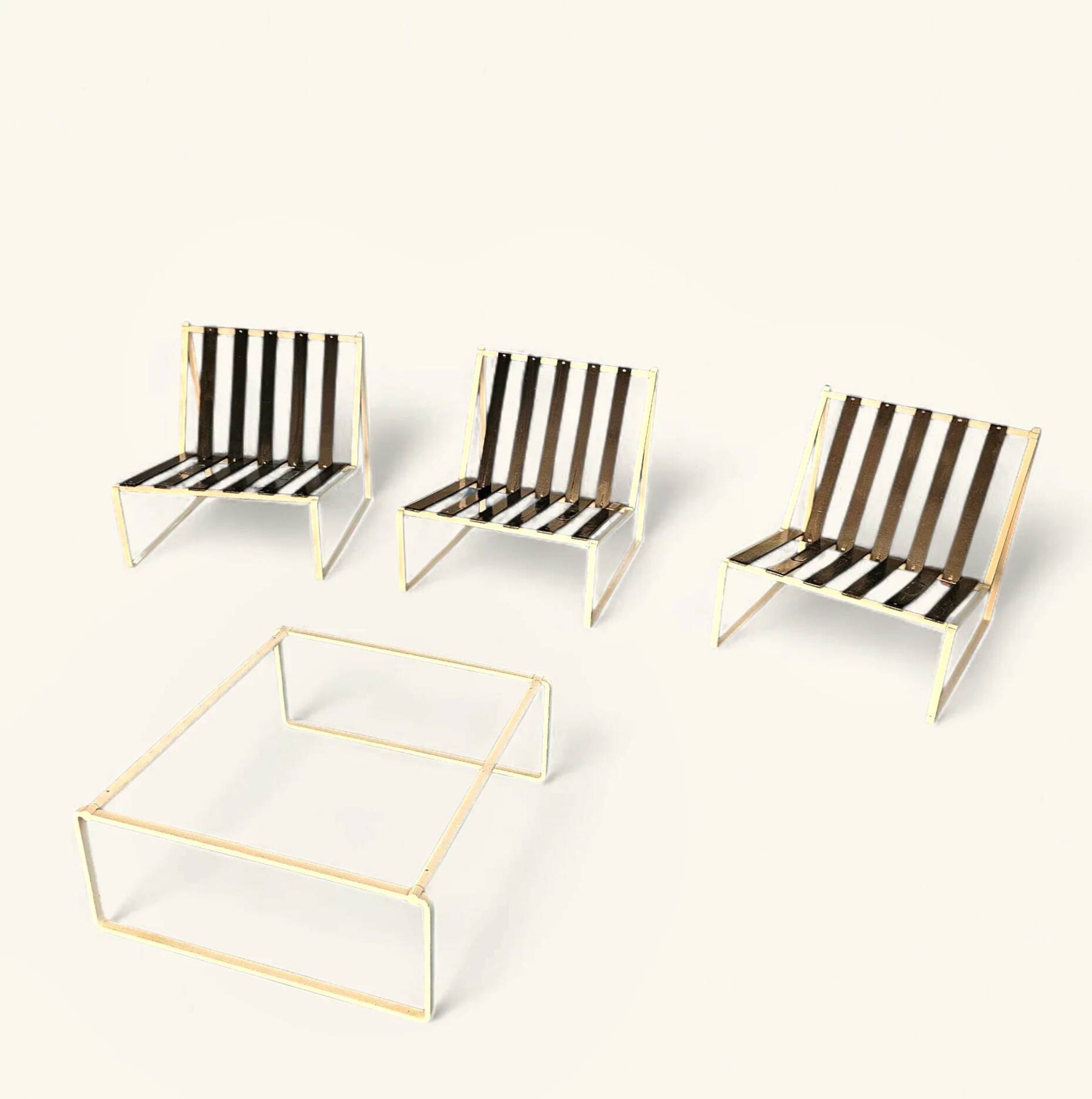 Chaises longues Kho Liang Ie 024 / table basse / Artifort 1962