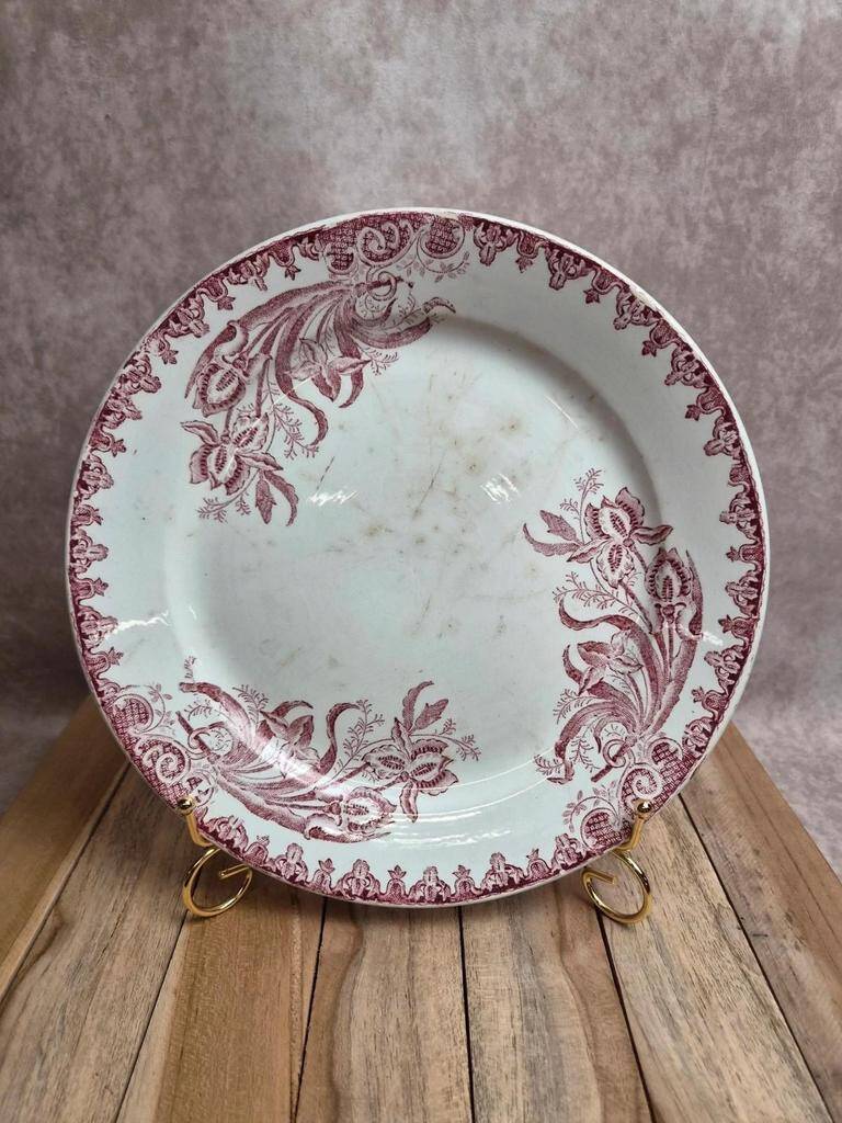 Round antique Saint-Amandoise plate – Iris model – Earthenware