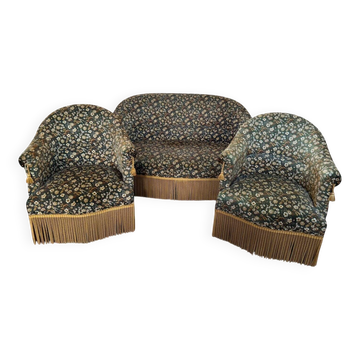 Salon Crapaud – Tissu Fleuri & Passementerie Dorée