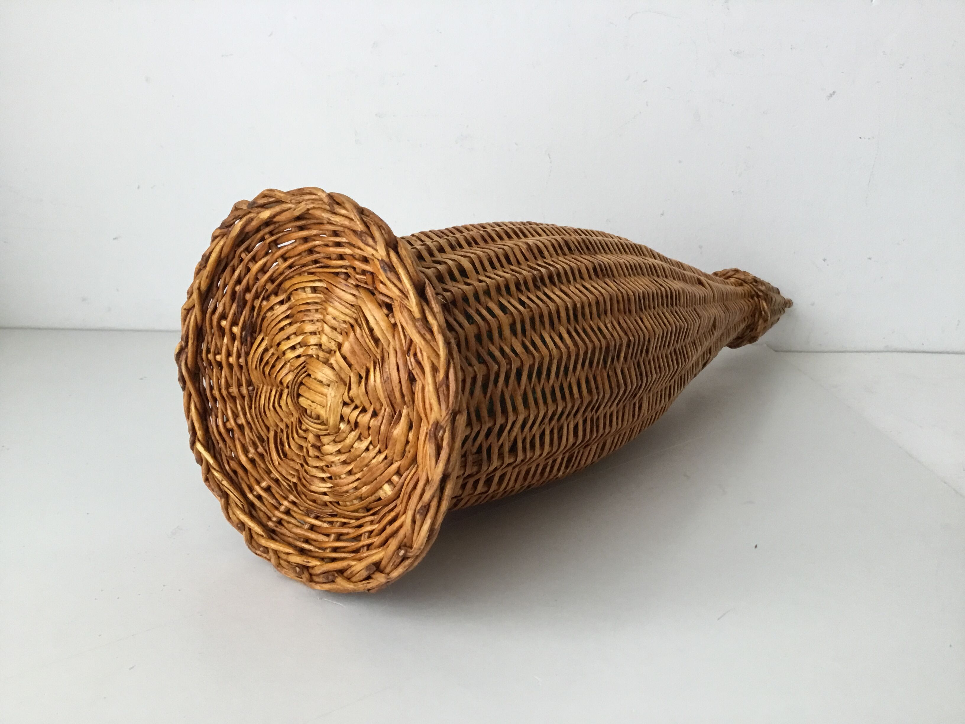 Bottle braided rattan