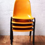 Chaise de collectivité jaune, vintage