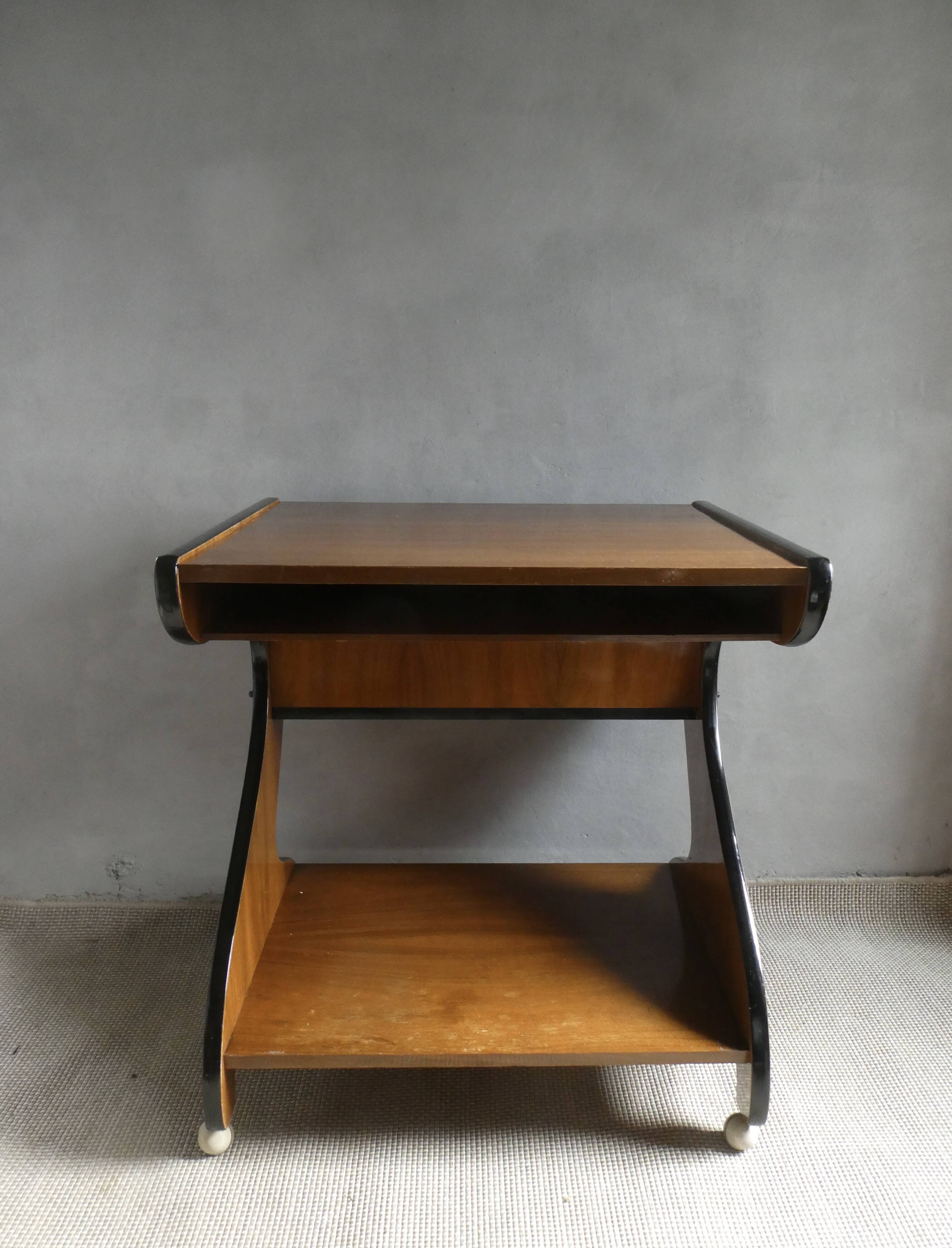 Meuble console télé TV des années 60, à roulettes