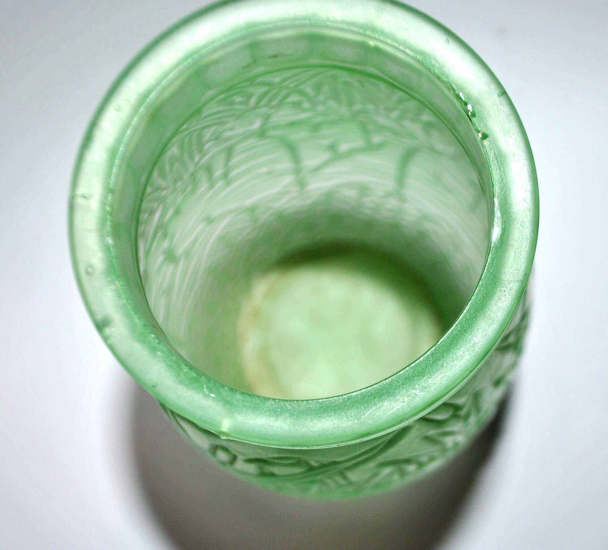Large art deco vase in uranium-bearing dichroic green glass