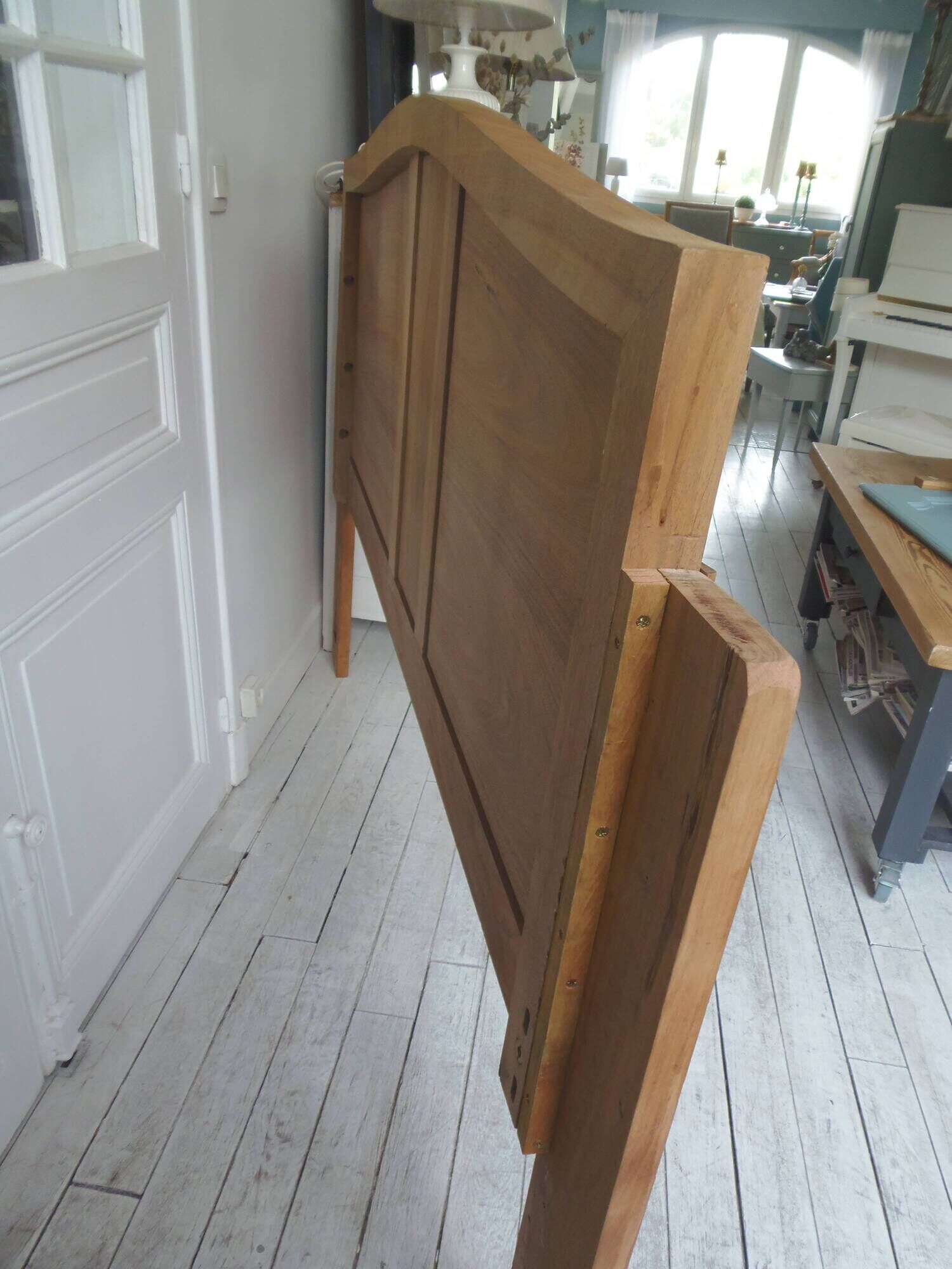 Headboard for a 160 bed in solid walnut. Unique piece made from old elements.