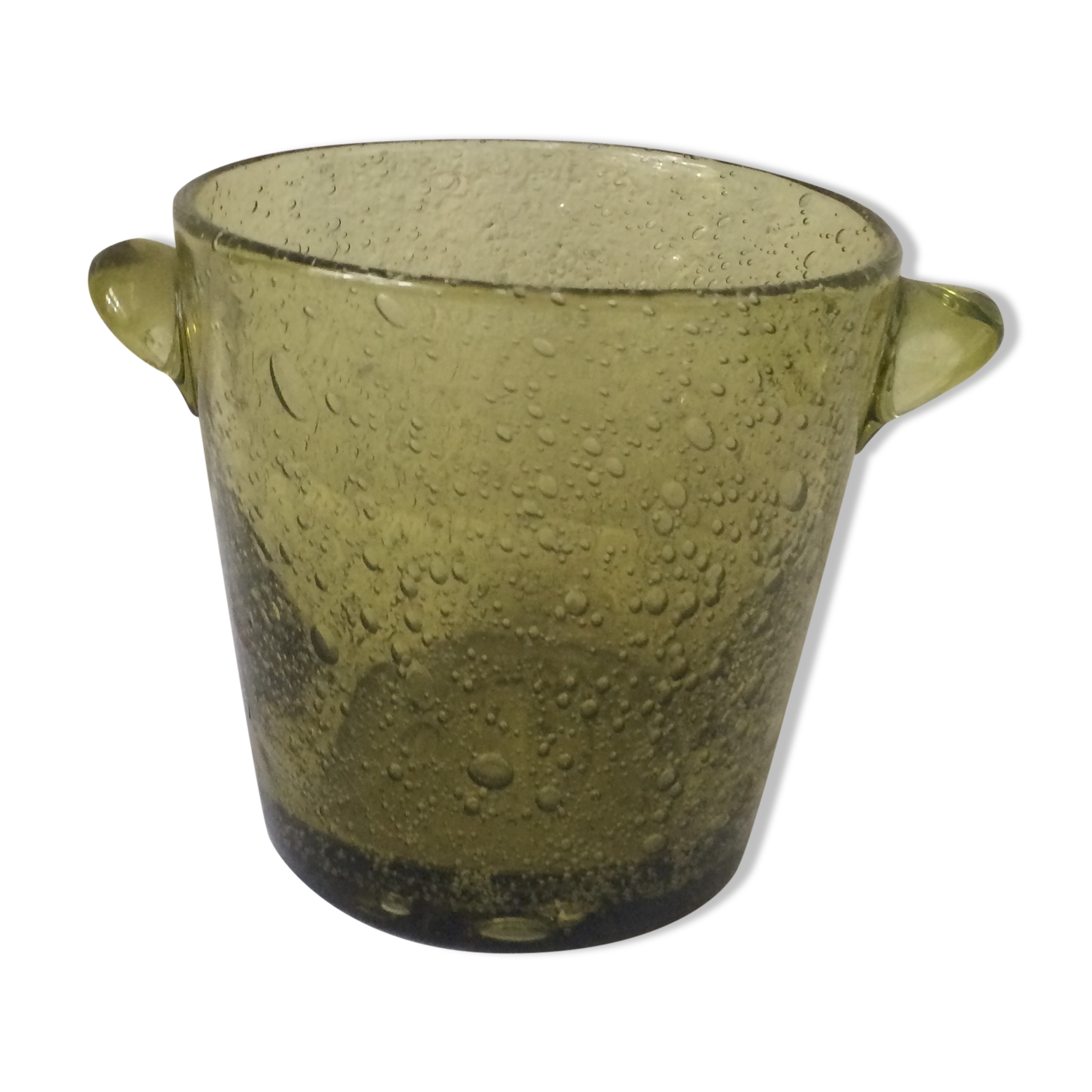 The 1970s vintage blown glass ice bucket
