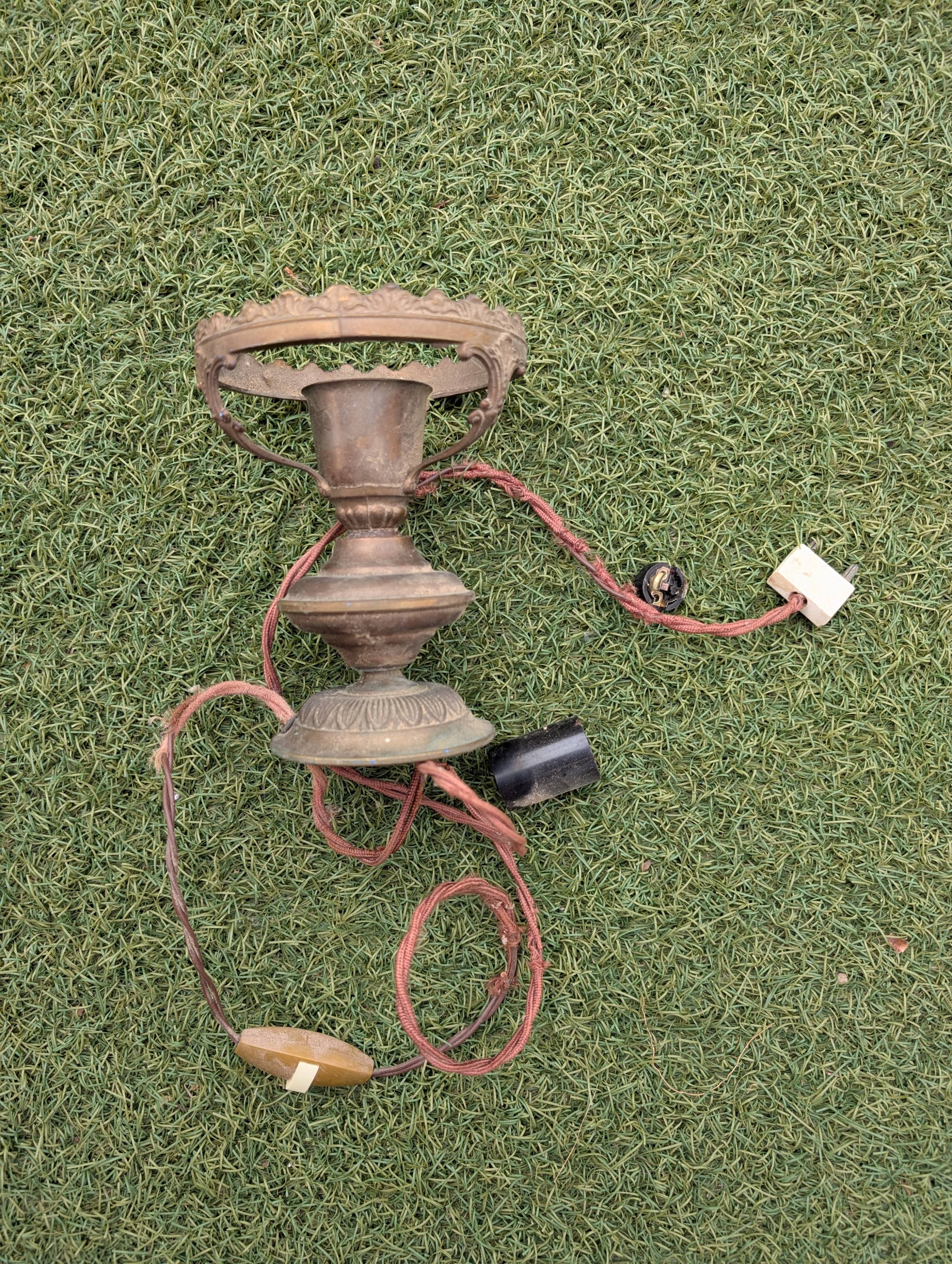 Vintage lamp in brass and amber glass