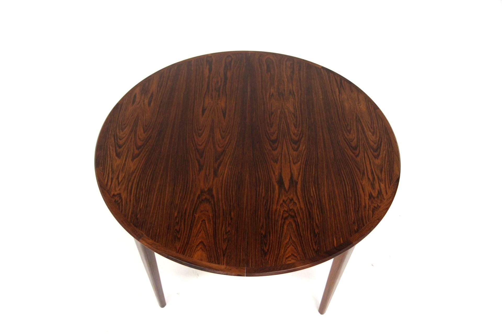 Scandinavian dining table in rosewood, Rosengren, Denmark.