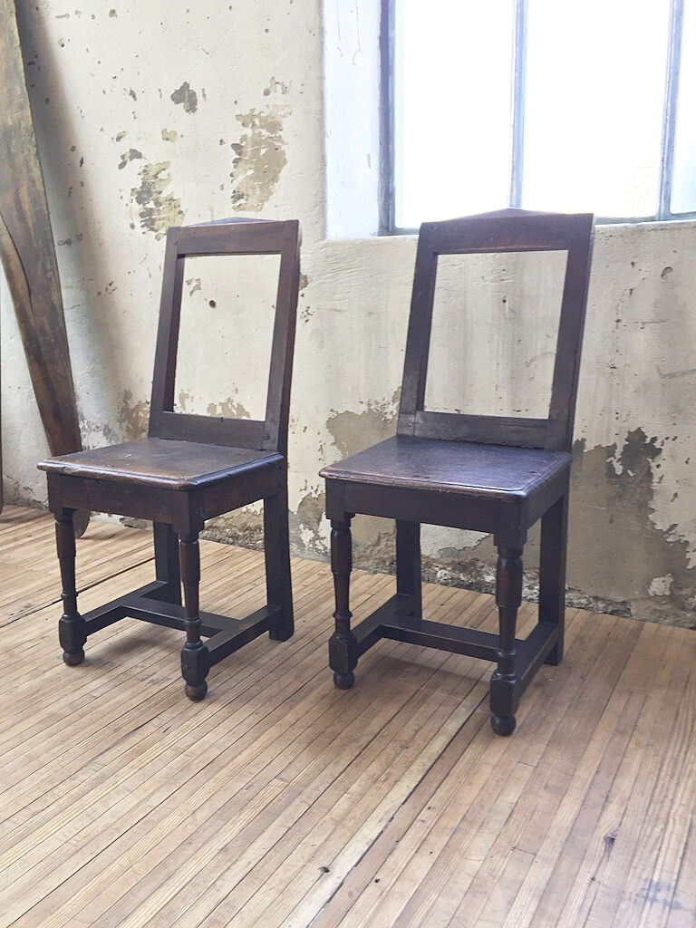 Pair chairs Lorraine