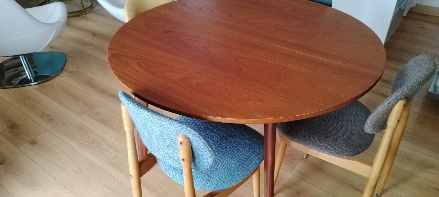60's round table with extension