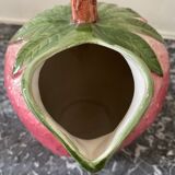 Strawberry-shaped slurry pitcher