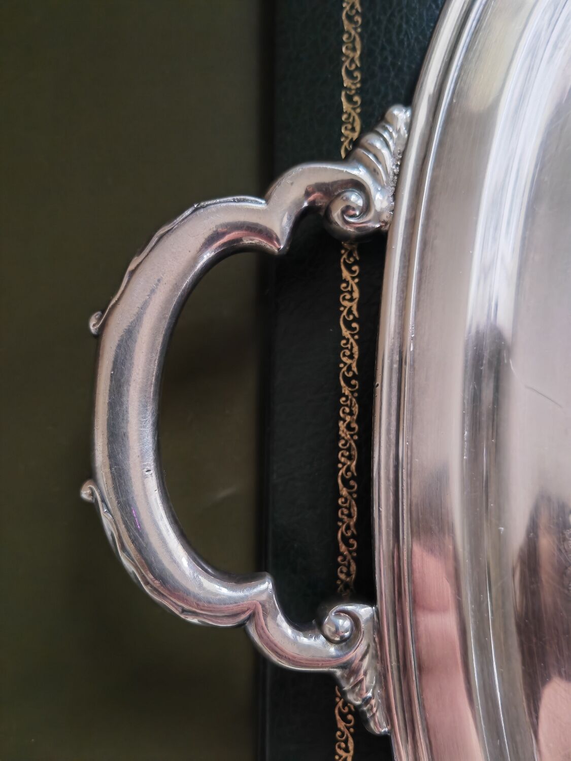Georgian Court silver metal top