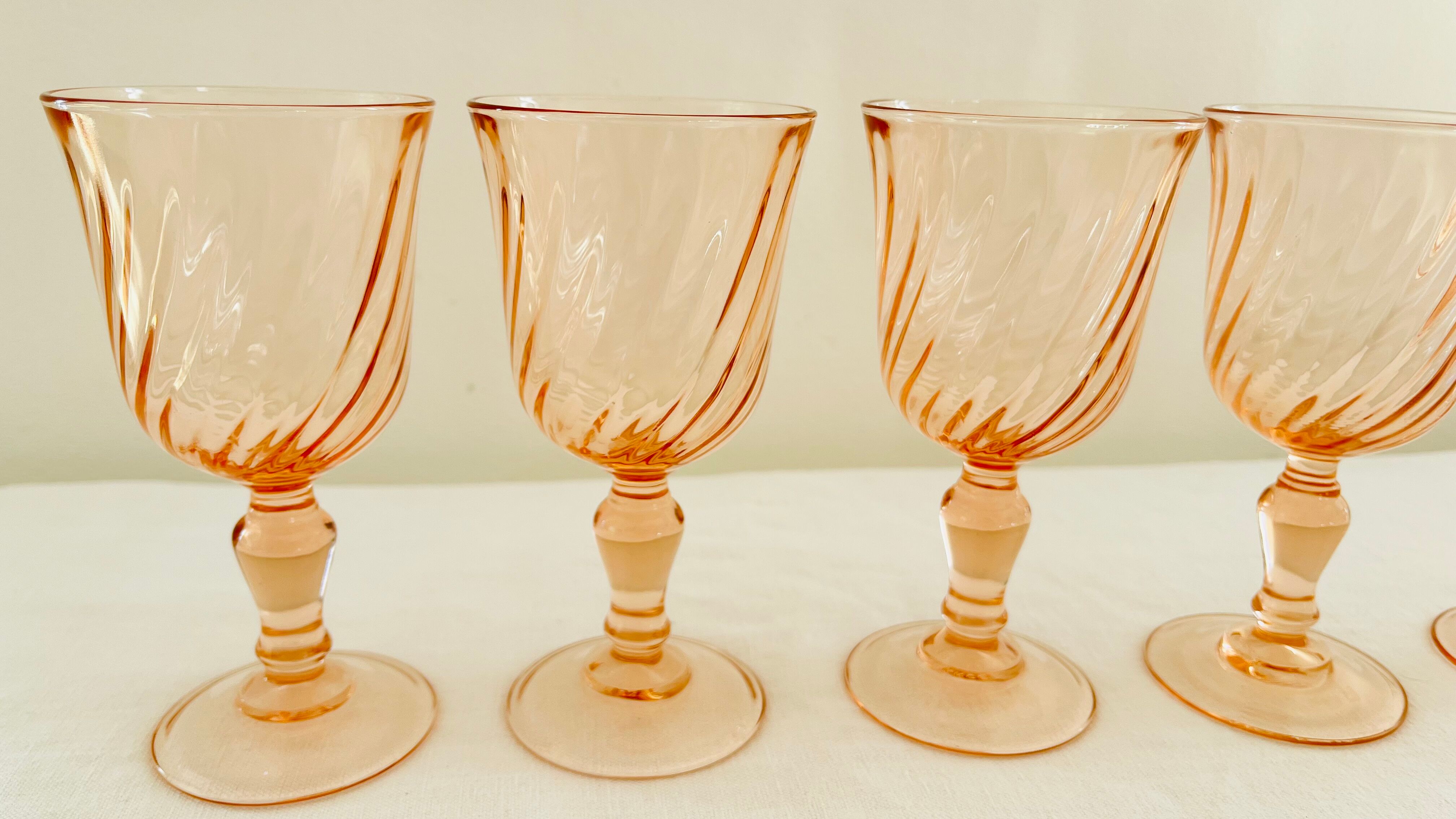 Set of 6 luminarc pink wine glasses