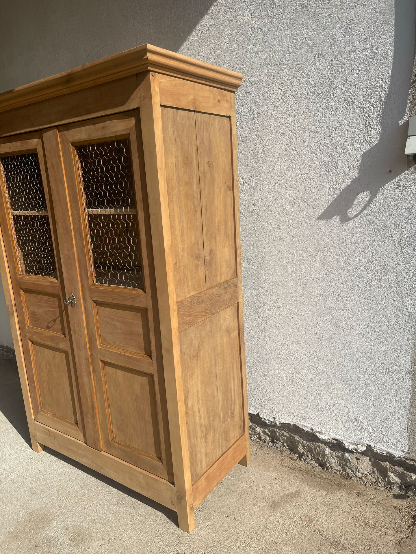 Armoire parisienne /vaisselier/bibliothèque