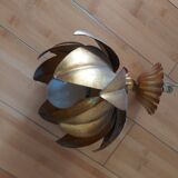 Flower ceiling light in gilded metal