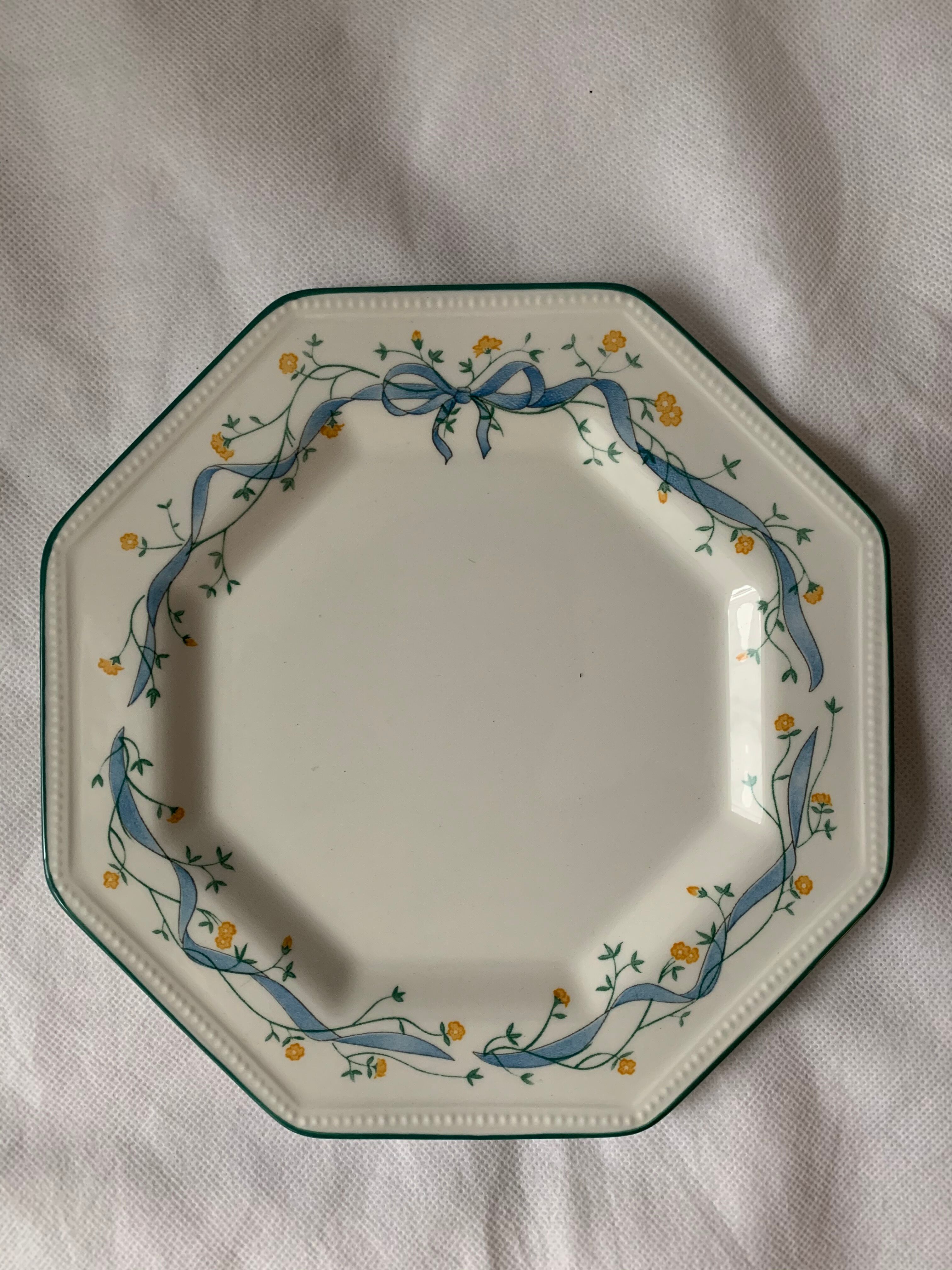 12 octagonal dessert plates in blue and yellow green English porcelain Johnson Brothers