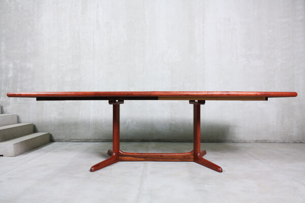 table ovale en bois de rose du milieu du siècle de Skovby années 1960