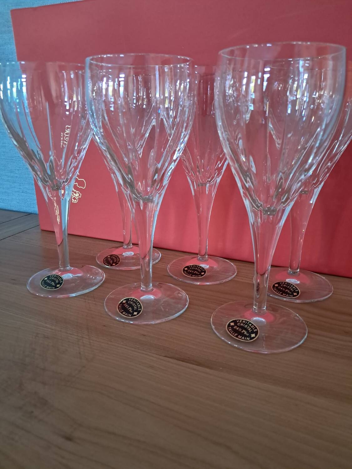 6 crystal glasses from Lorraine in the original box.