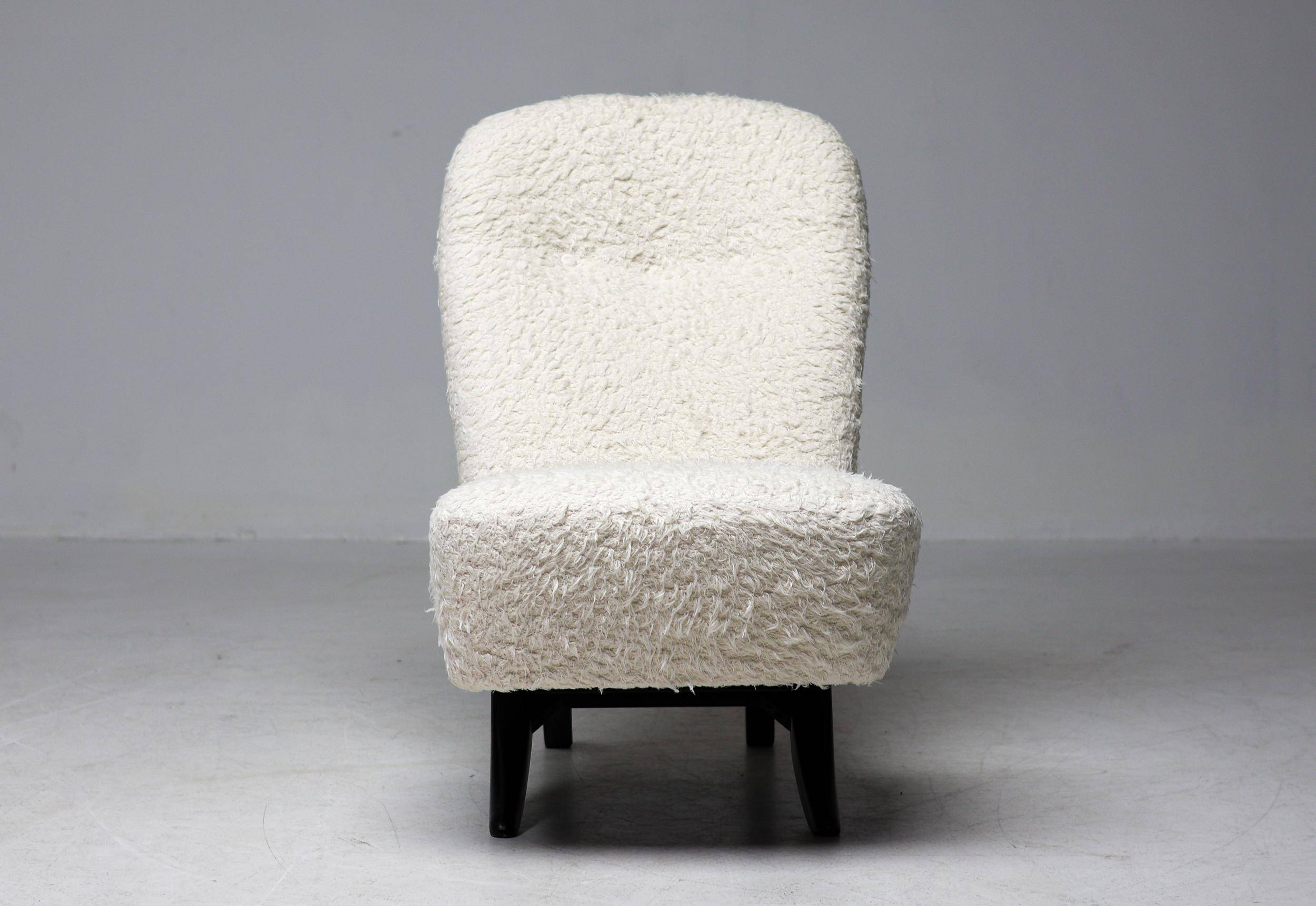 Congo chair by Theo Ruth for Artifort, white, mid-century modern.