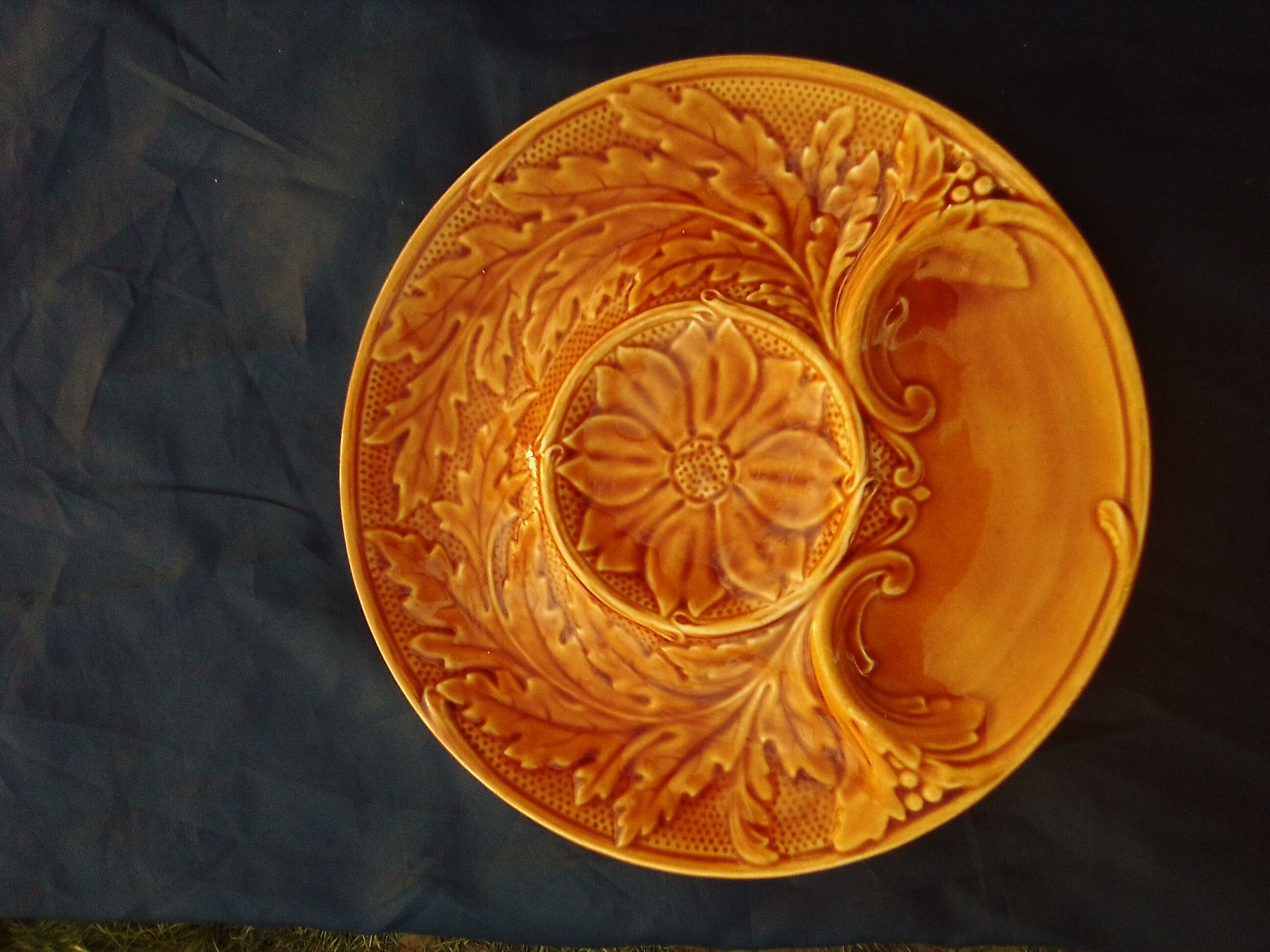 6 artichoke plates in Gien earthenware diam 23 cm