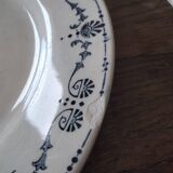 Assiettes anciennes Gien en terre de fer