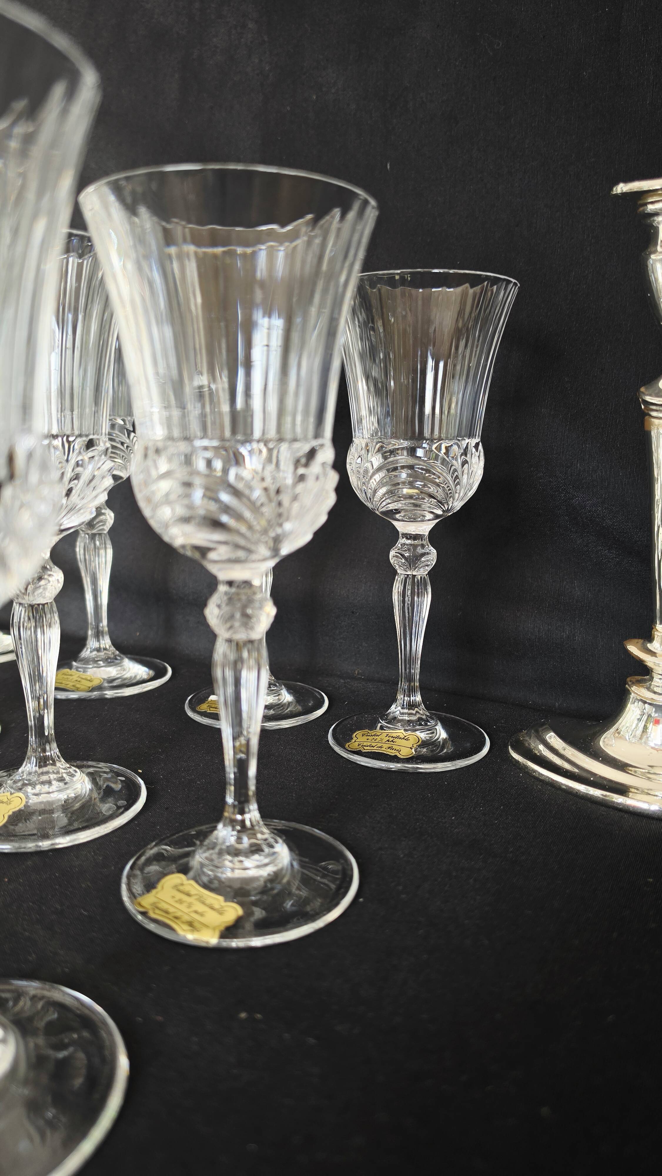 Lot exclusif de 18 verres authentiques en cristal de Lorraine Paris (+24 %
