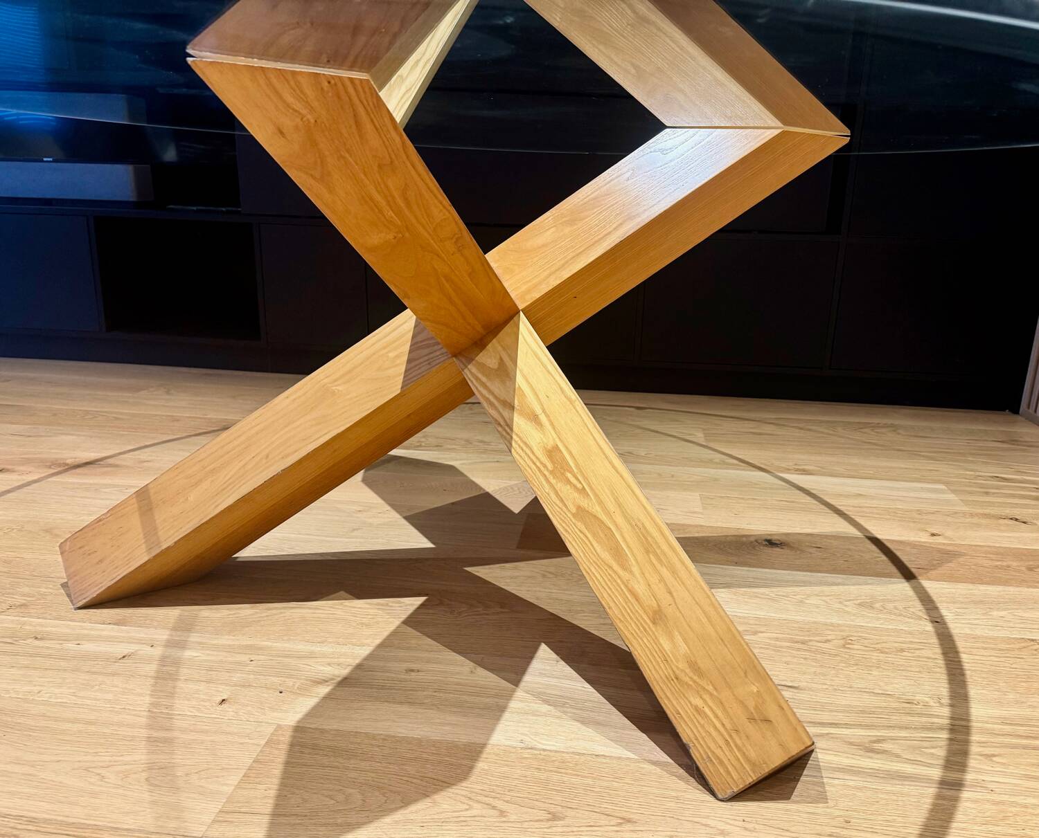 La Rotonda table by Mario Bellini for Cassina