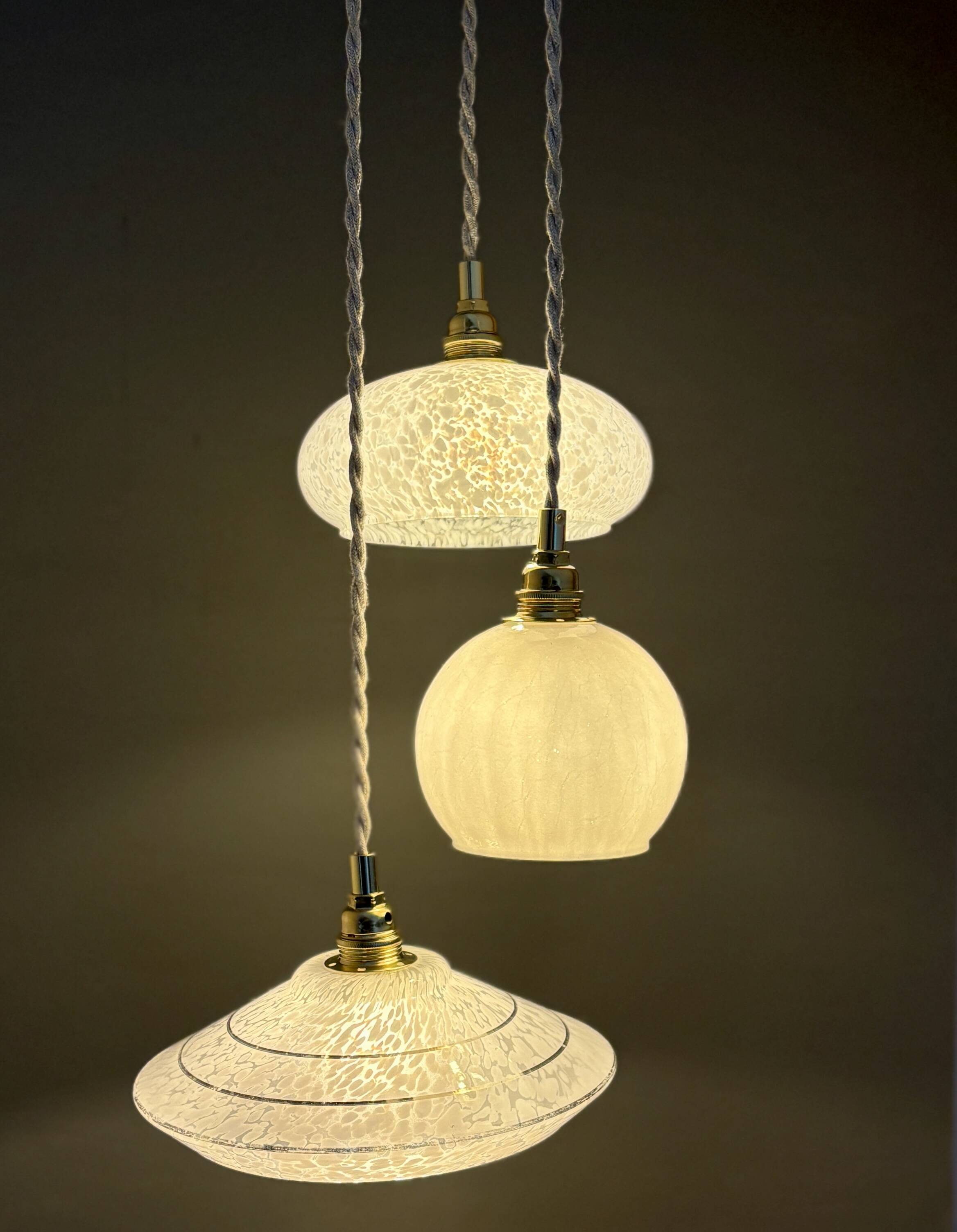 Vintage white glass triple globe suspension from Clichy and opaline.