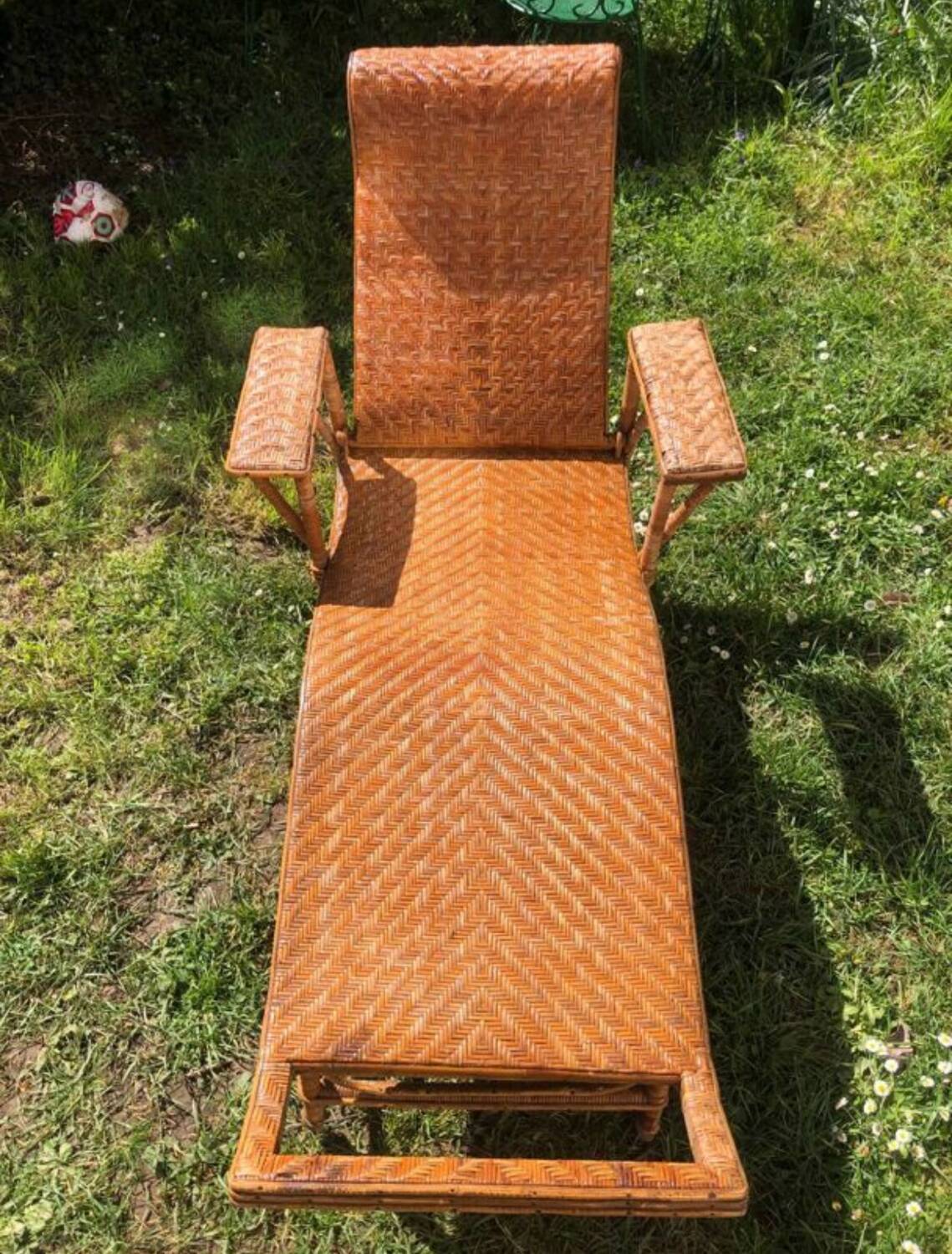 Rattan lounge chair