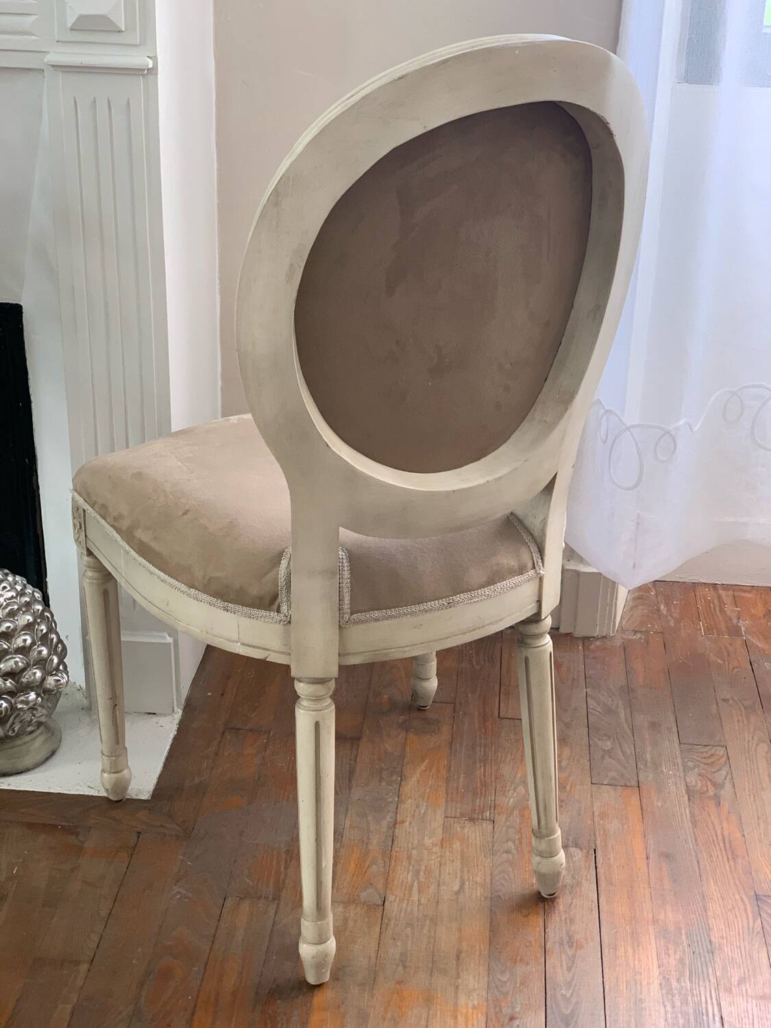 Medallion chair
