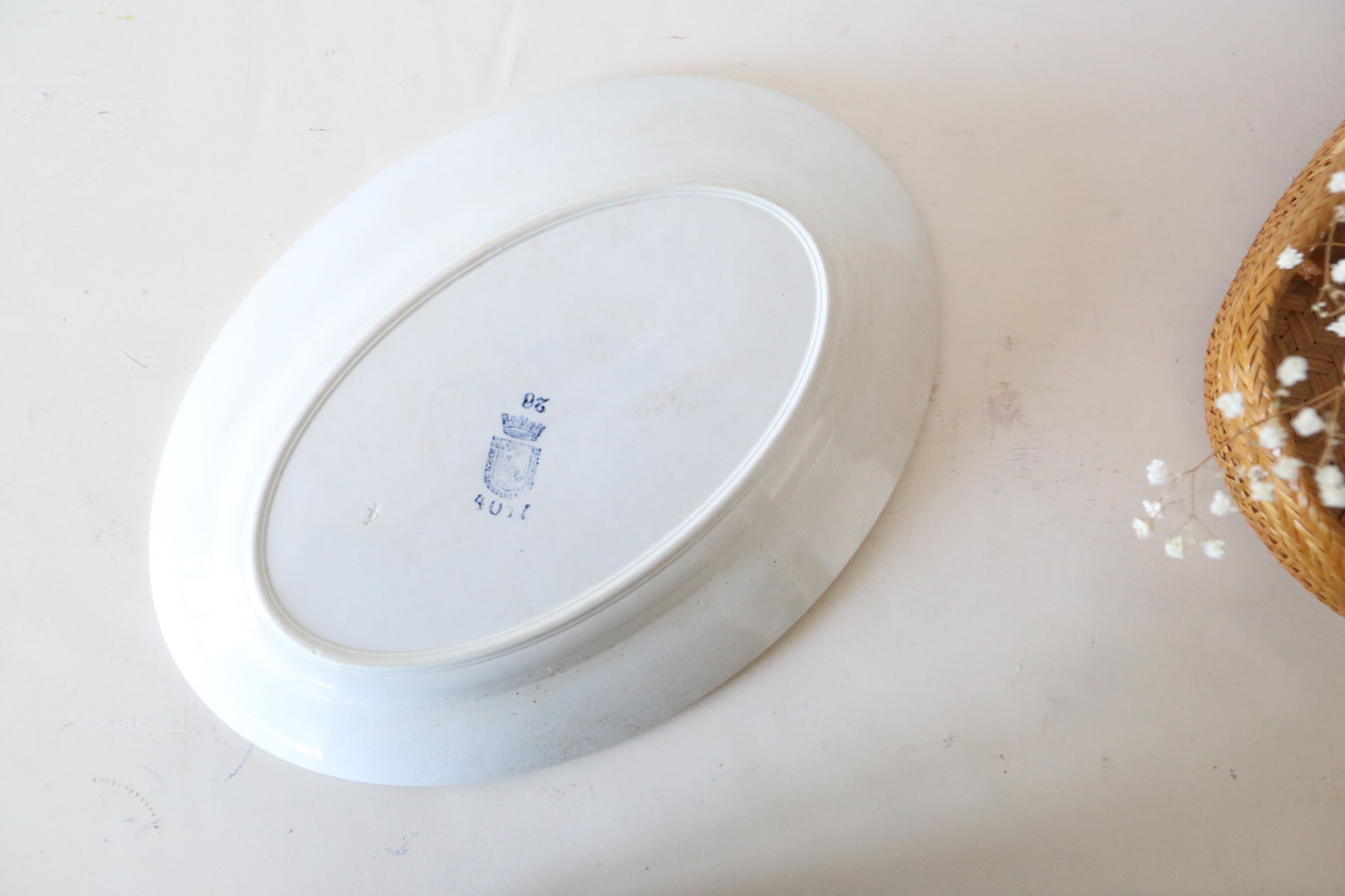 Oval dish, Saint Amand, iron earth