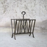 Metal magazine rack