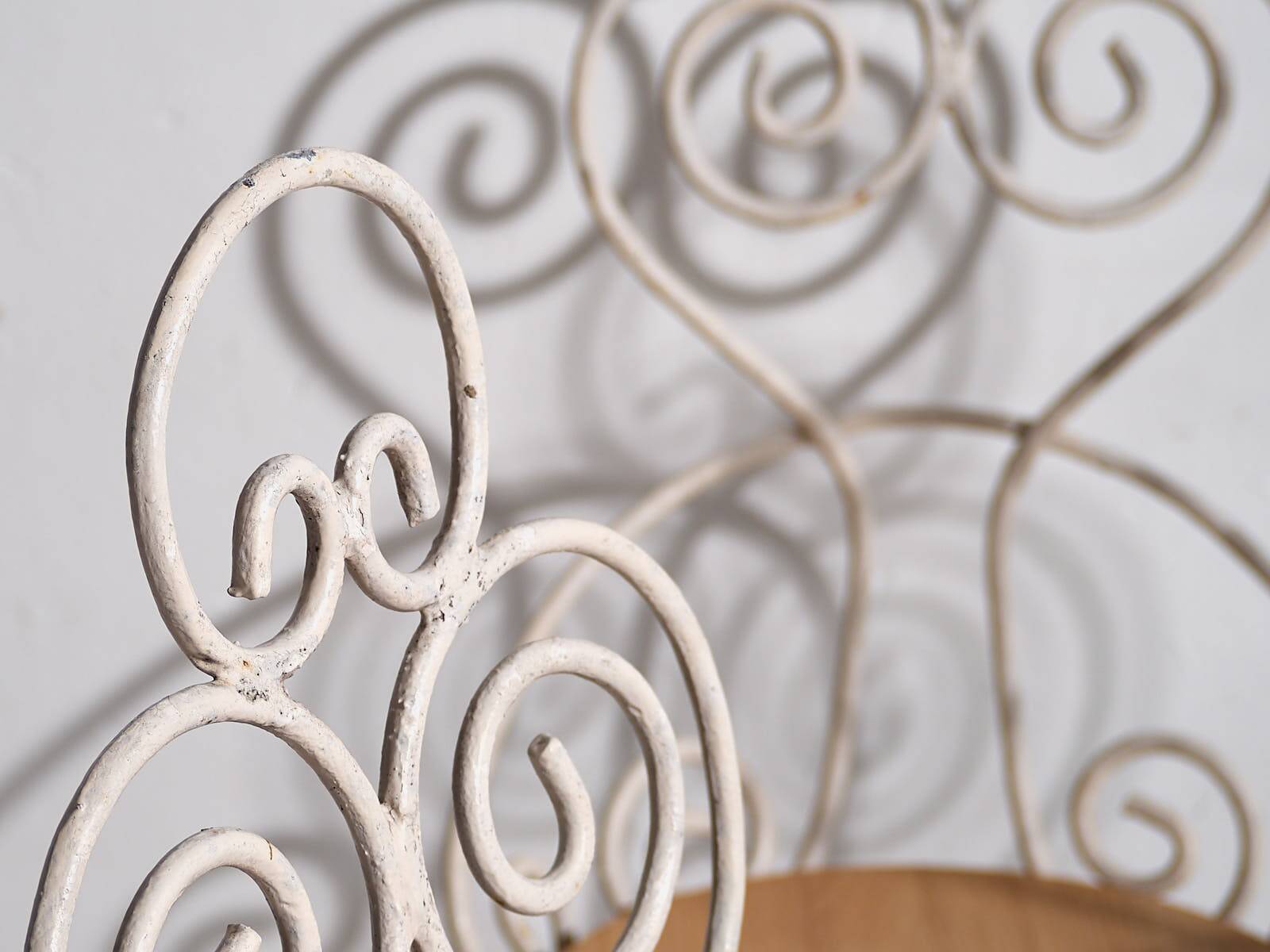 Antique white garden chairs (circa 1920). Set of 4 pieces