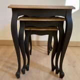 Nesting coffee tables