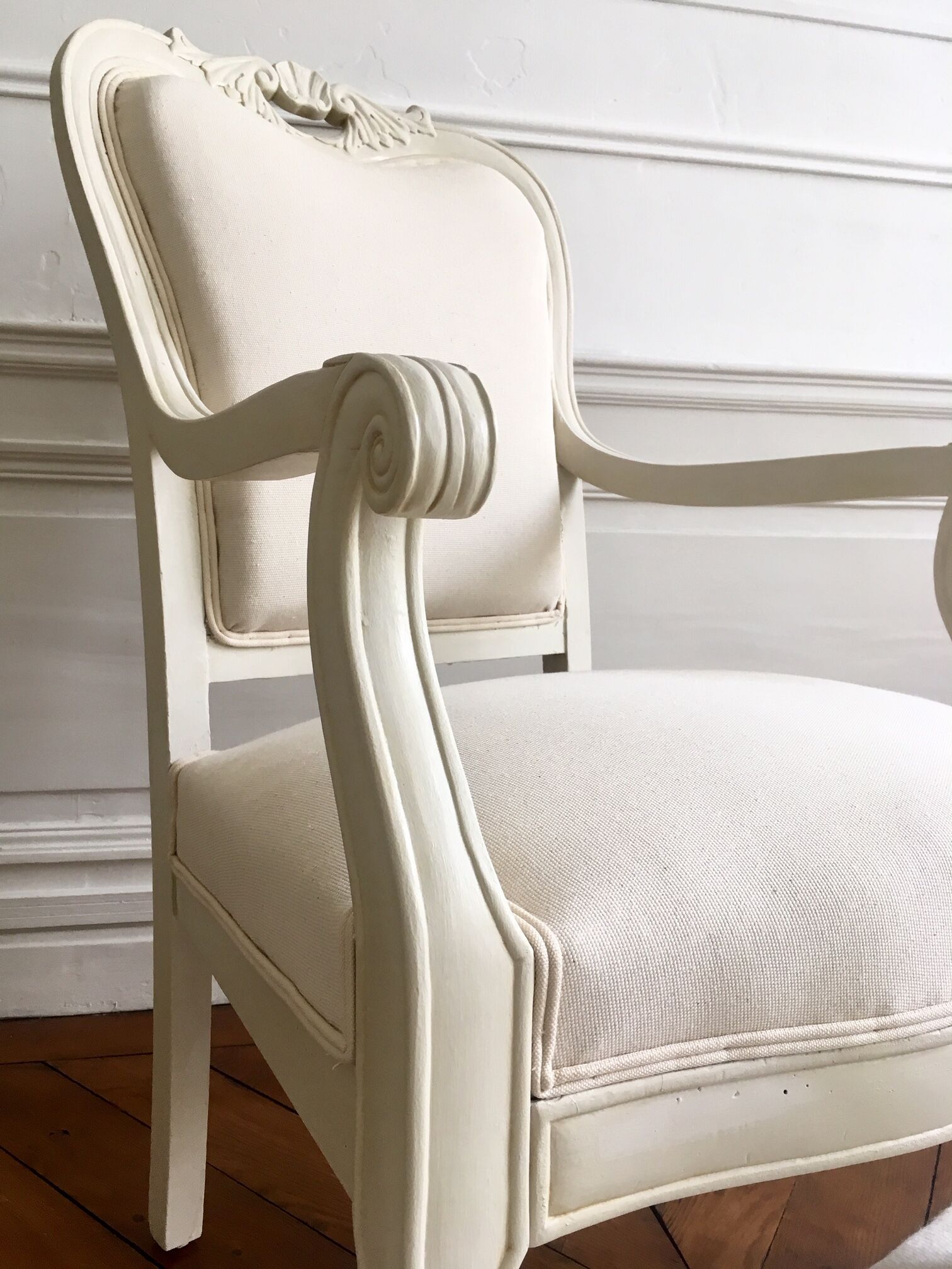 Old cabriolet chair "restored"