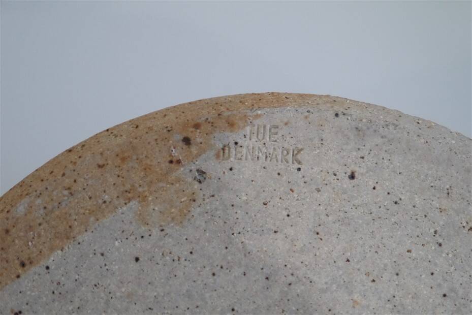 Ceramic pocket tray by Tue Poulsen 1960