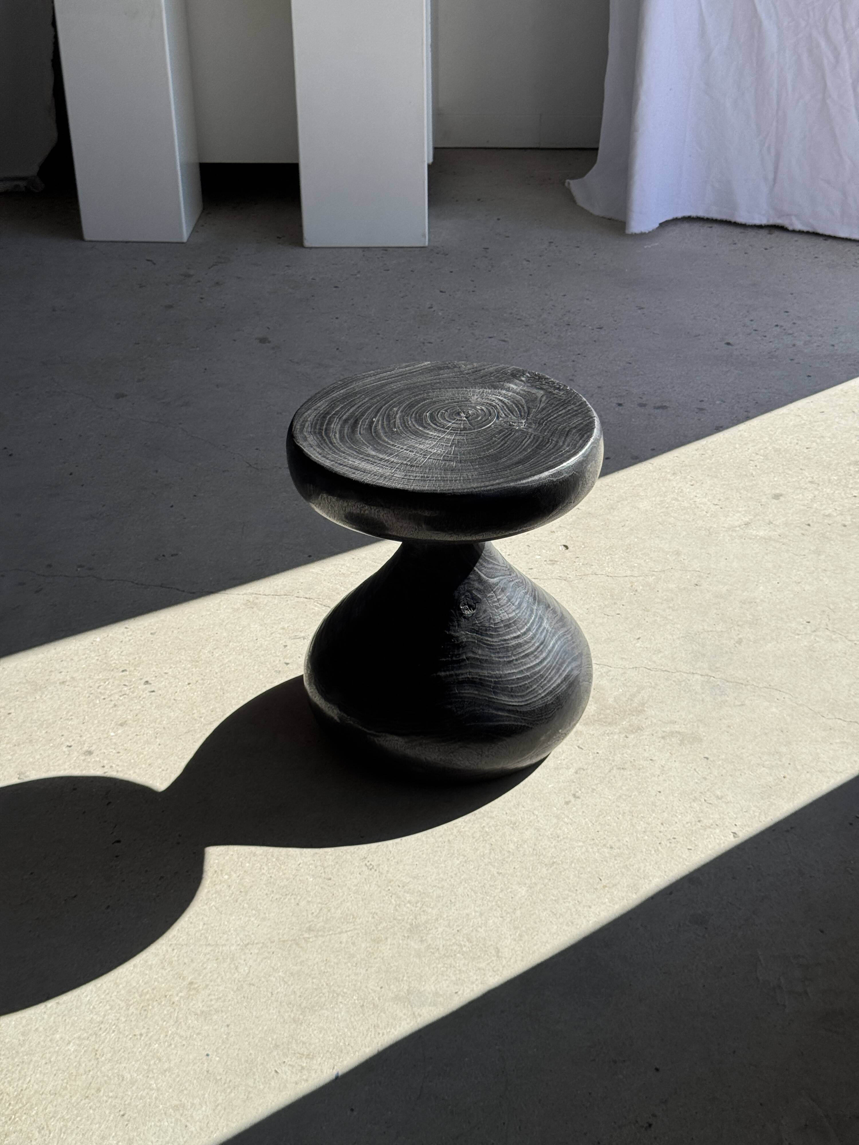 Pawn Black - Stool, side table, end table in solid mango wood.