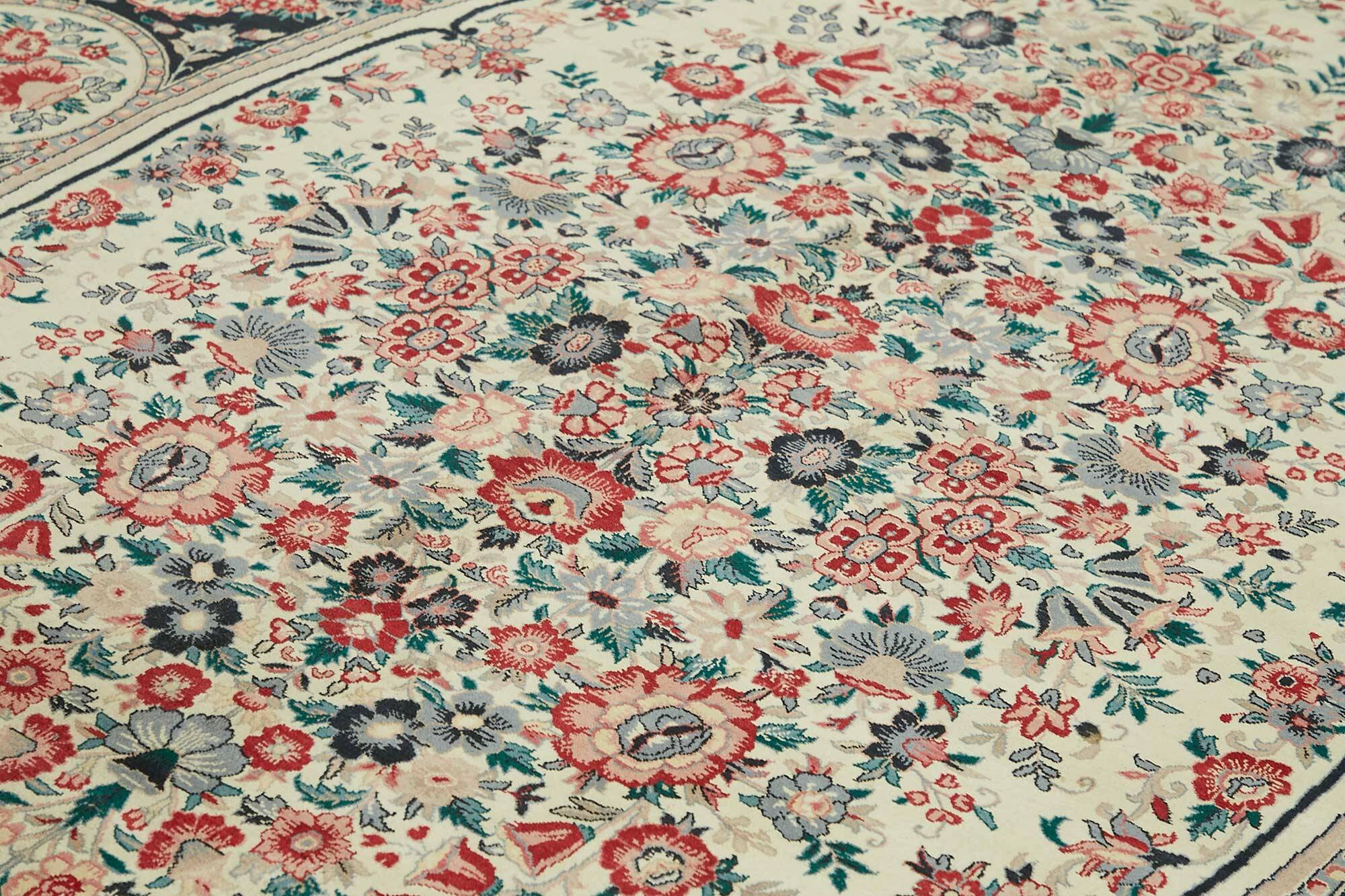 Turkish Handknotted Wool Oushak Rug 272 cm x 378 cm